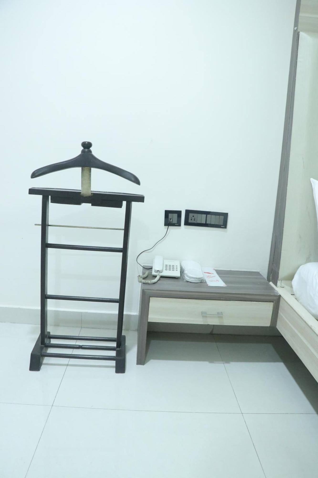 Una  Pt Moolraj Residency酒店 外观 照片