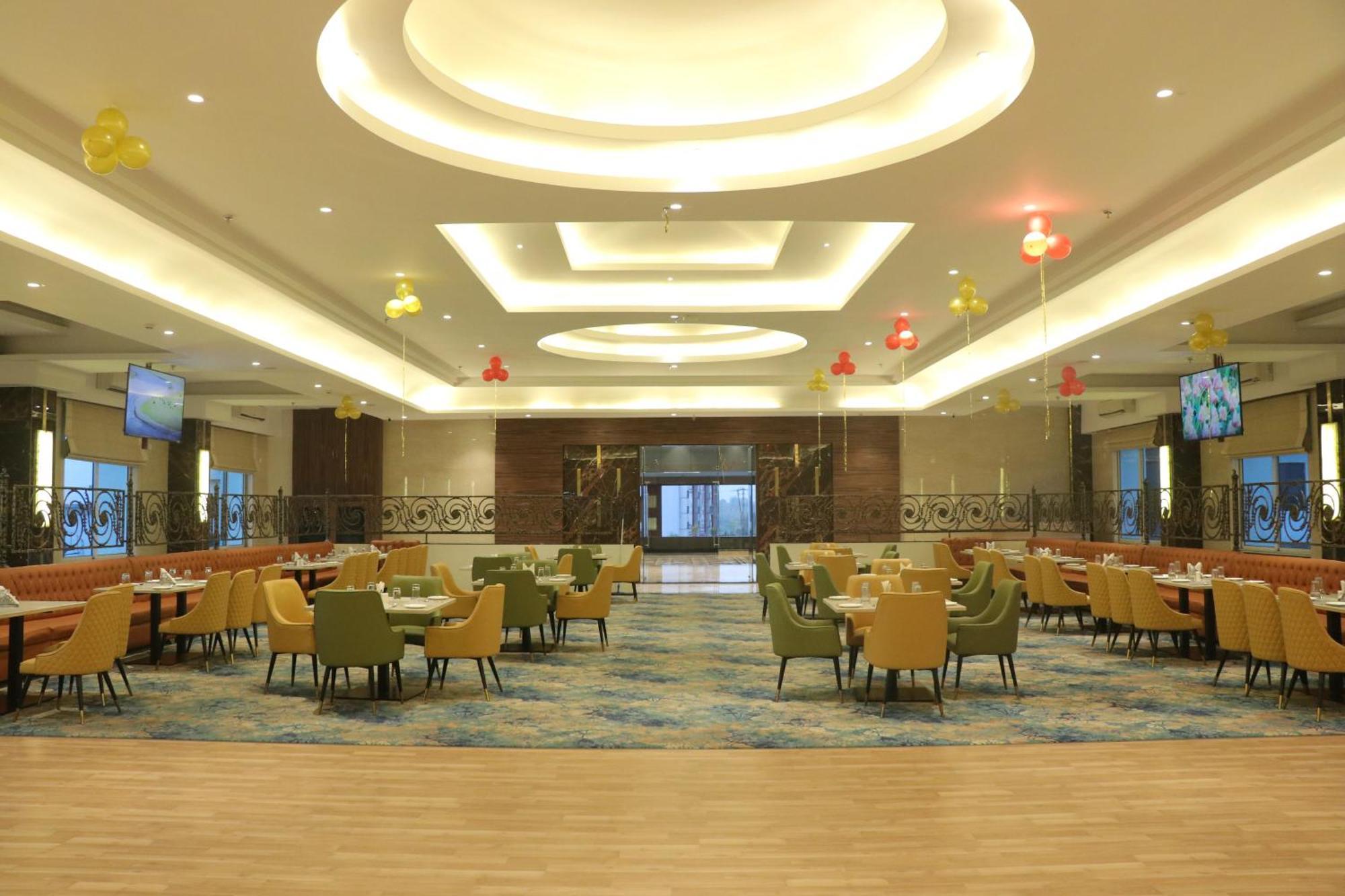 Una  Pt Moolraj Residency酒店 外观 照片