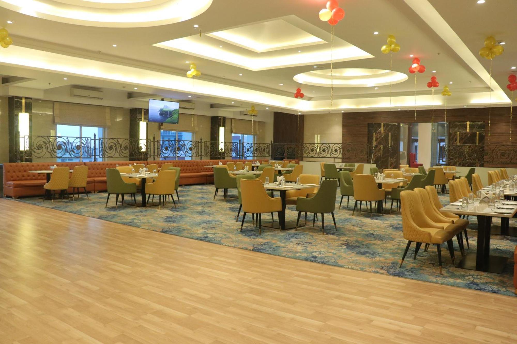 Una  Pt Moolraj Residency酒店 外观 照片