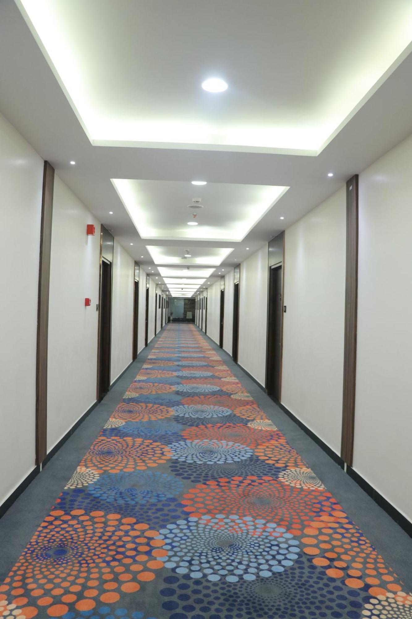 Una  Pt Moolraj Residency酒店 外观 照片