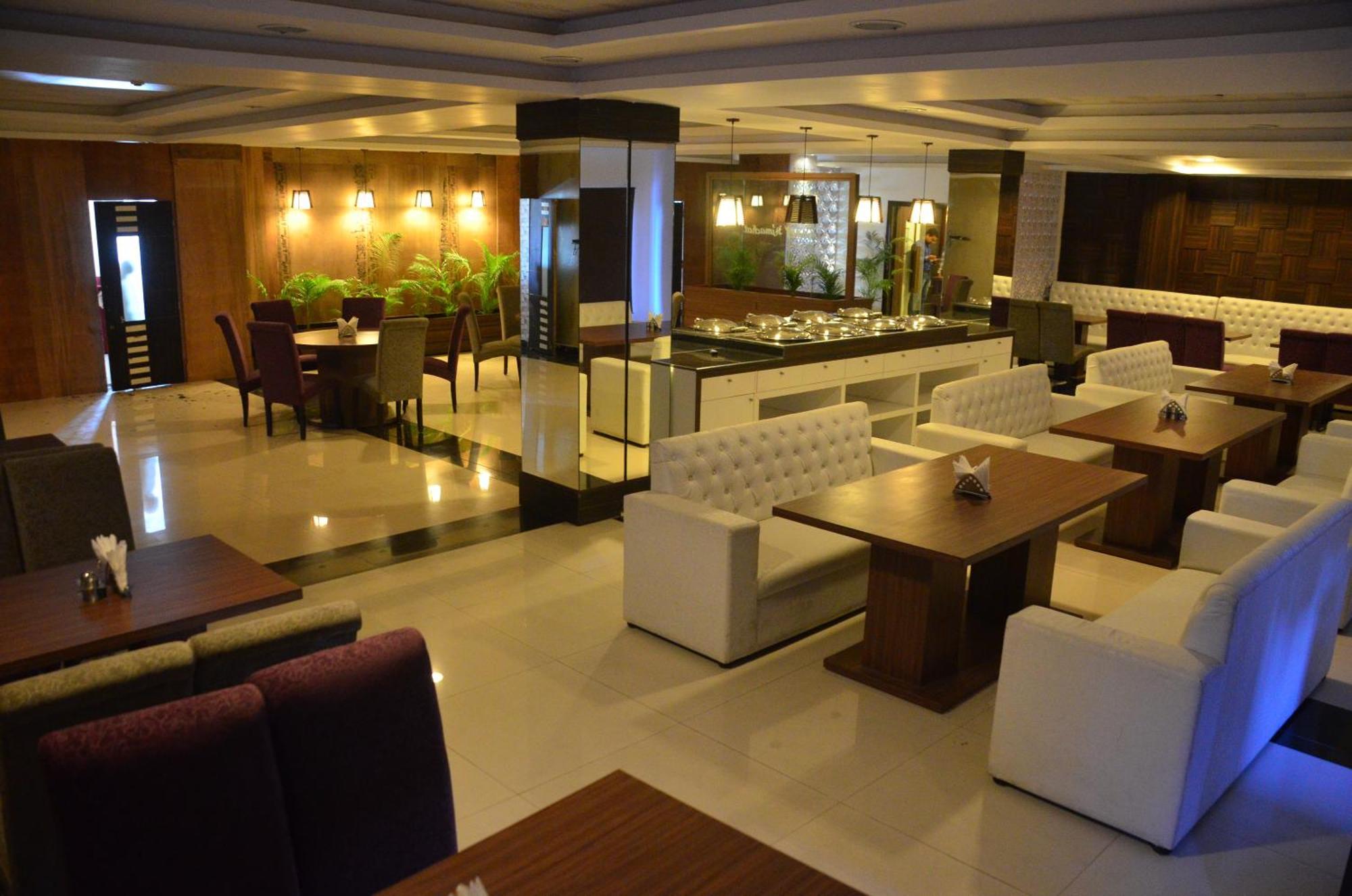 Una  Pt Moolraj Residency酒店 外观 照片